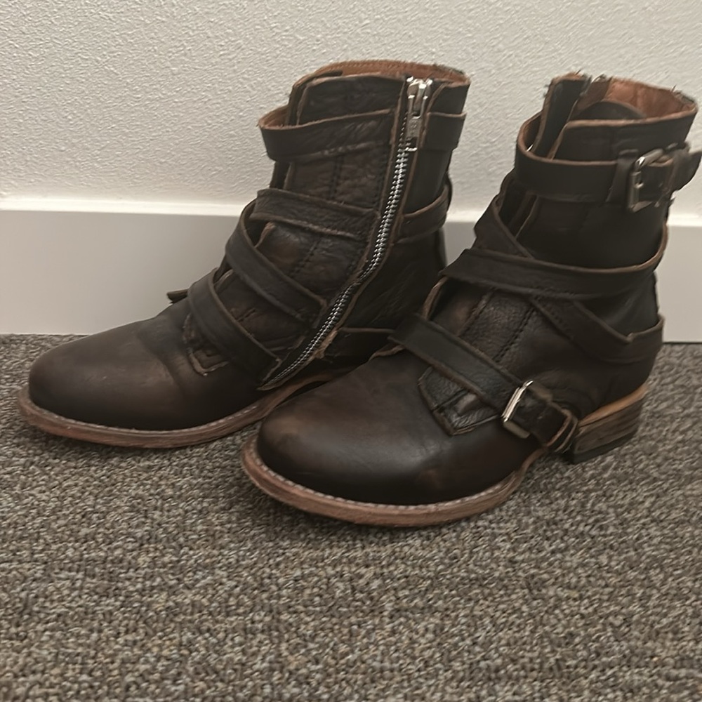 Freebird Raine Booties Size 6 - Picture 3 of 6